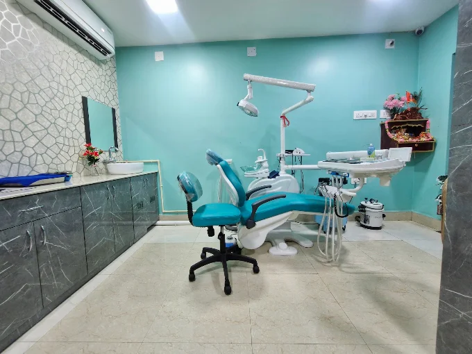 Modern dental chair and operational technology